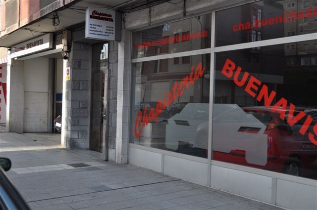 Instalaciones del taller mecánico de CHAPISTERÍA BUENAVISTA AVILÉS